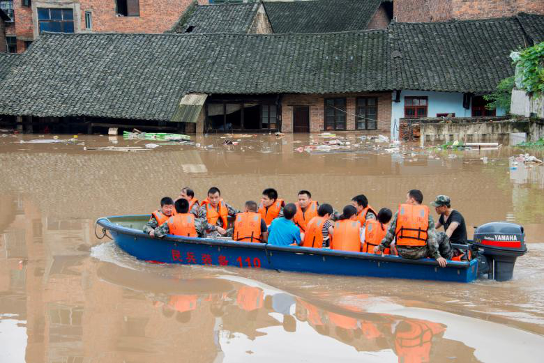 Một trận lũ lụt tại Trung Quốc. Ảnh: Reuters