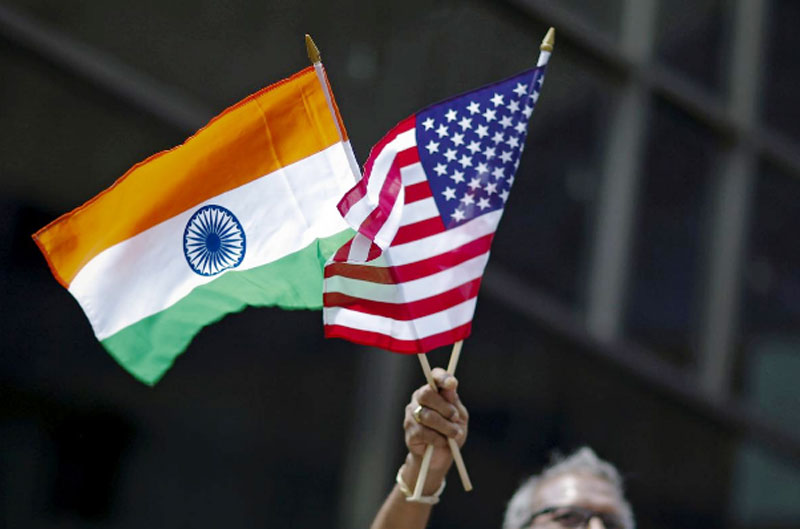 Cờ Ấn Độ và Hoa Kỳ. Ảnh: REUTERS