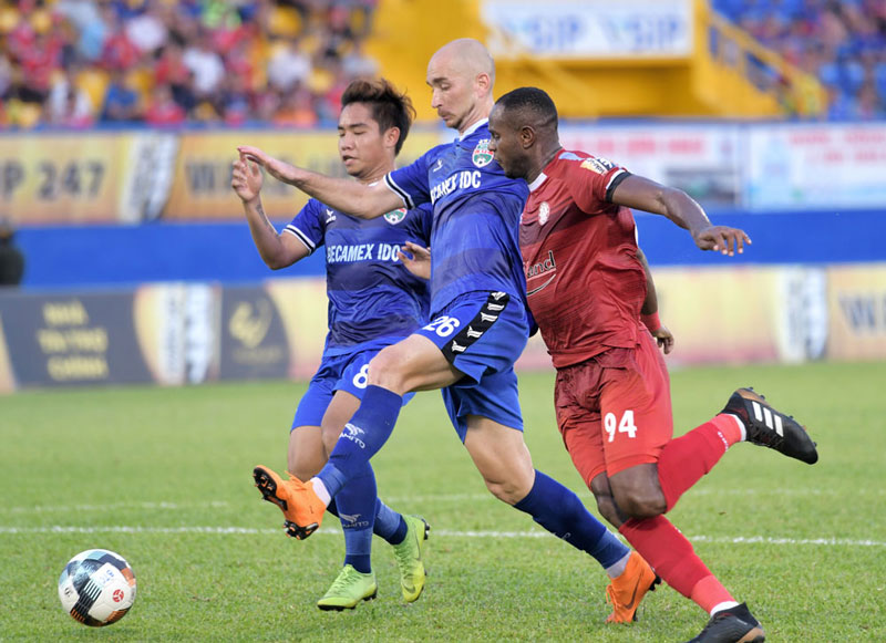 Vòng 15 V-League 2019:
Đánh bại Becamex Bình Dương, TP. HCM trở lại ngôi đầu bảng