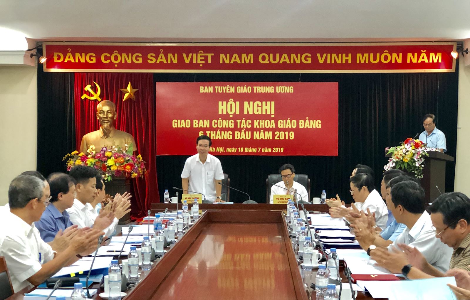 Đồng chí Võ Văn Thưởng phát biểu tại Hội nghị giao ban công tác khoa giáo của Đảng. Ảnh: Viết Tôn