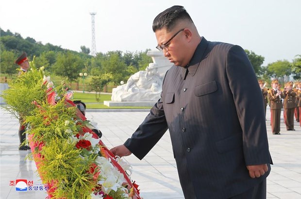 Nhà lãnh đạo Kim Jong-un tại Nghĩa trang liệt sỹ chiến tranh giải phóng Tổ quốc. (Nguồn: exploredprk.com)