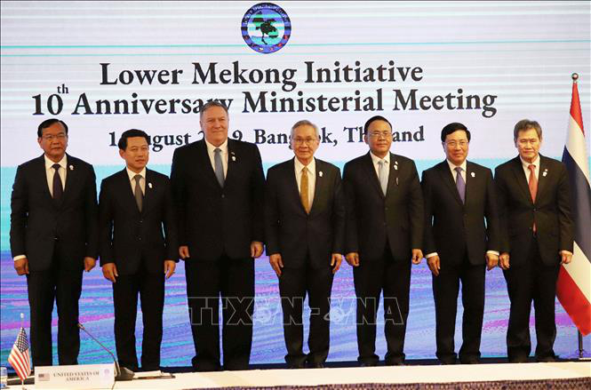 Việt Nam dự Hội nghị Bộ trưởng Sáng kiến Hạ nguồn Mekong lần thứ 12 Các Bộ trưởng dự Hội nghị Bộ trưởng ASEAN - LMI chụp ảnh chung. (Ảnh: TTXVN)