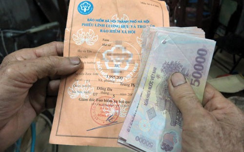 Tăng lương hưu, trợ cấp BHXH của cán bộ xã nghỉ việc. Ảnh: vietnamnet