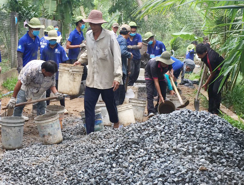 Xã Tường Đa kết hợp với Trường Đại học Bách khoa TP. Hồ Chí Minh xây dựng giao thông theo đề án số 3333. Ảnh: Quỳnh Nga