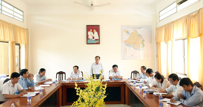 HĐND tỉnh làm việc với UBND huyện Ba Tri về thực chính sách hỗ trợ doanh nghiệp.