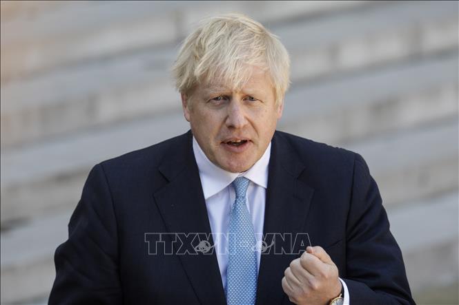 Thủ tướng Anh Boris Johnson phát biểu tại Paris, Pháp, ngày 22-8-2019. Ảnh: AFP/TTXVN