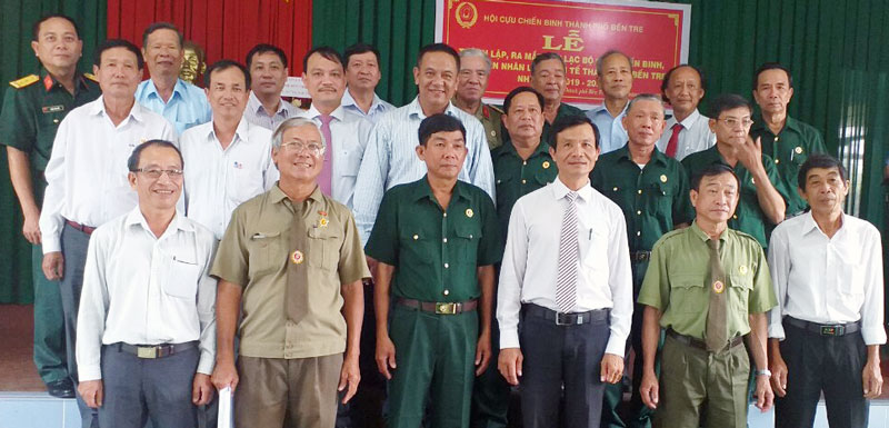 Ra mắt Ban Chủ nhiệm Câu lạc bộ.