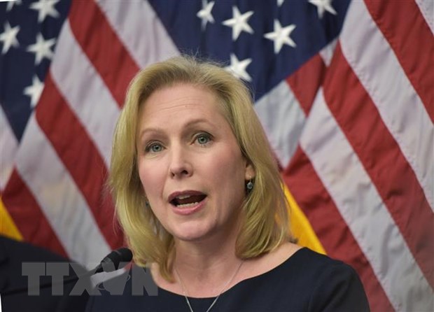 Thượng Nghị sỹ đảng Dân chủ Kirsten Gillibrand trong một cuộc họp báo tại Washington, DC. (Ảnh: AFP/TTXVN)