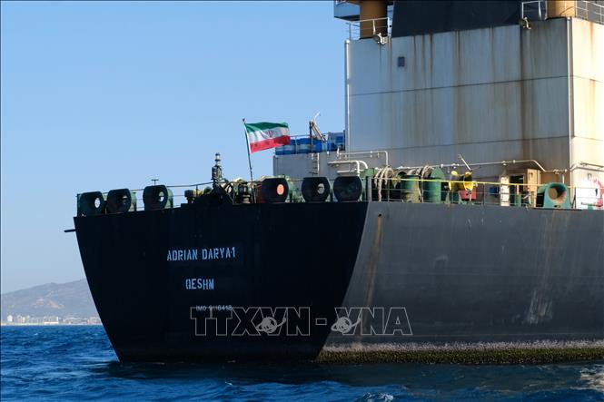 Tàu chở dầu Adrian Darya của Iran ở ngoài khơi Gibraltar, ngày 18-8-2019. Ảnh: AFP/TTXVN