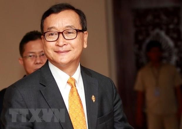 Tòa án Campuchia phát lệnh bắt thủ lĩnh đối lập lưu vong Sam Rainsy Ông Sam Rainsy tới dự phiên họp toàn thể Quốc hội Campuchia ở thủ đô Phnom Penh ngày 9-4-2015. (Nguồn: EPA/TTXVN)