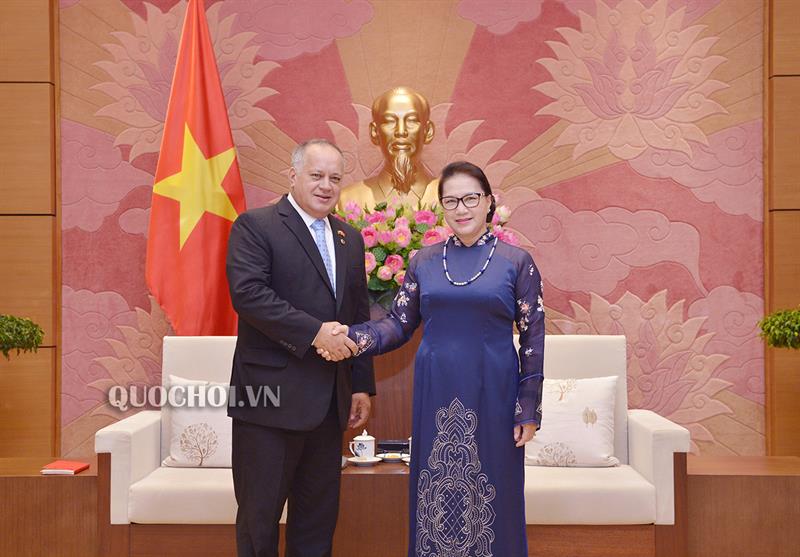 Chủ tịch Quốc hội Nguyễn Thị Kim Ngân chào đón đồng chí Diosdado Cabello - Phó Chủ tịch Thứ nhất Đảng Xã hội chủ nghĩa Thống nhất Venezuela, cùng Đoàn công tác sang thăm và làm việc tại Việt Nam