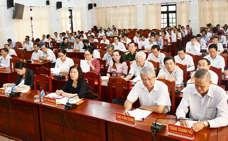 Khai mạc Hội nghị lần thứ 18 Ban Chấp hành Đảng bộ tỉnh khóa X Đại biểu tham dự hội nghị.