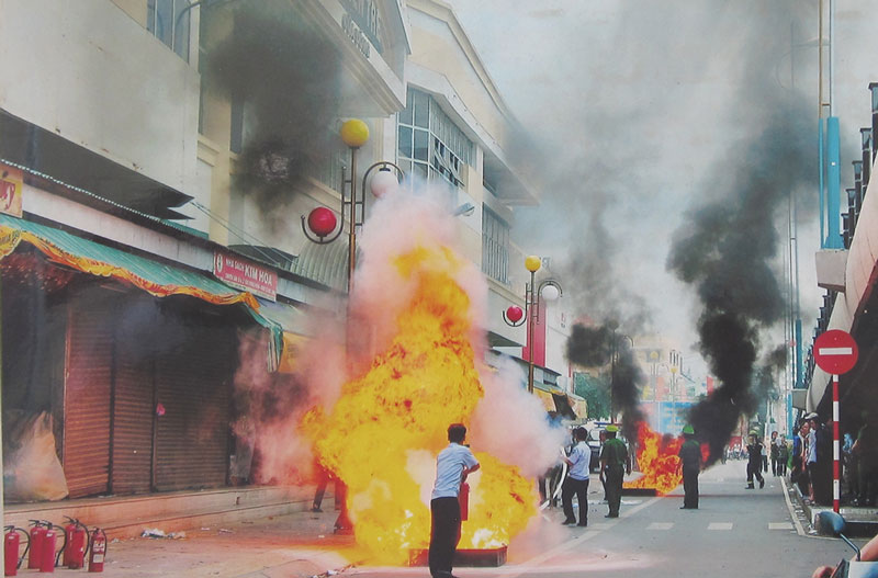Diễn tập phòng cháy, chữa cháy.