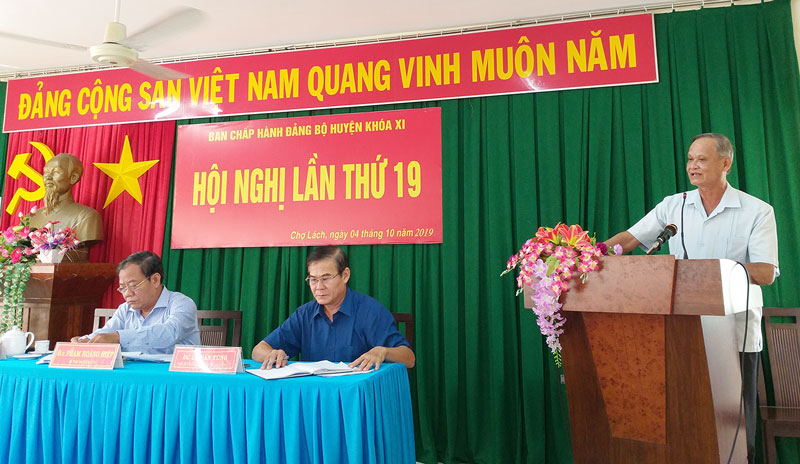 Chủ nhiệm Ủy ban Kiểm tra Tỉnh ủy Trần Thanh Vũ phát biểu tại hội nghị.