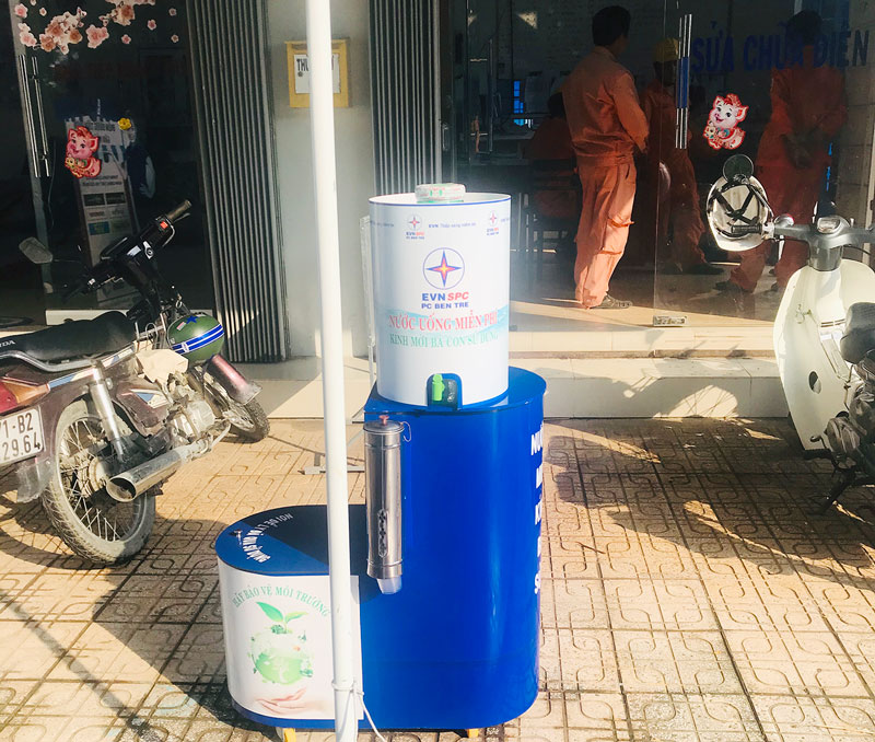 Việc làm nhỏ - ý nghĩa nhân văn Ảnh: Ngọc Vũ