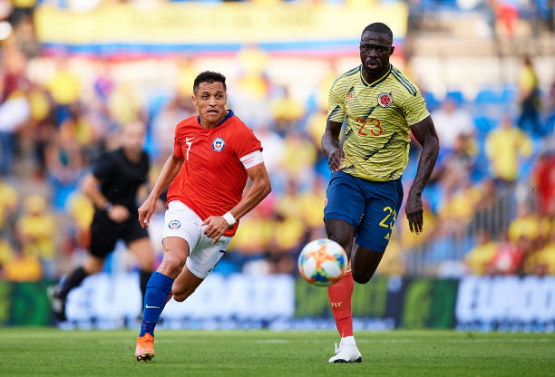 Sanchez và đồng đội hòa nhạt nhòa trước Colombia. Ảnh Getty
