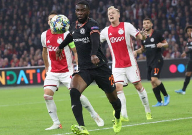 Chelsea thắng nghẹt thở trên sân Ajax