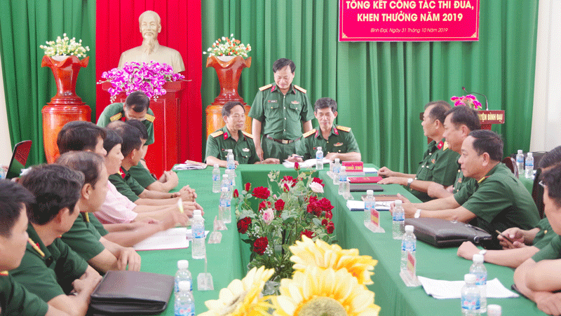 Ký kết bàn giao cụm trưởng Cụm thi đua Ban CHQS huyện, thành phố năm 2020.