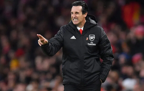 Emery quyết không từ chức Arsenal