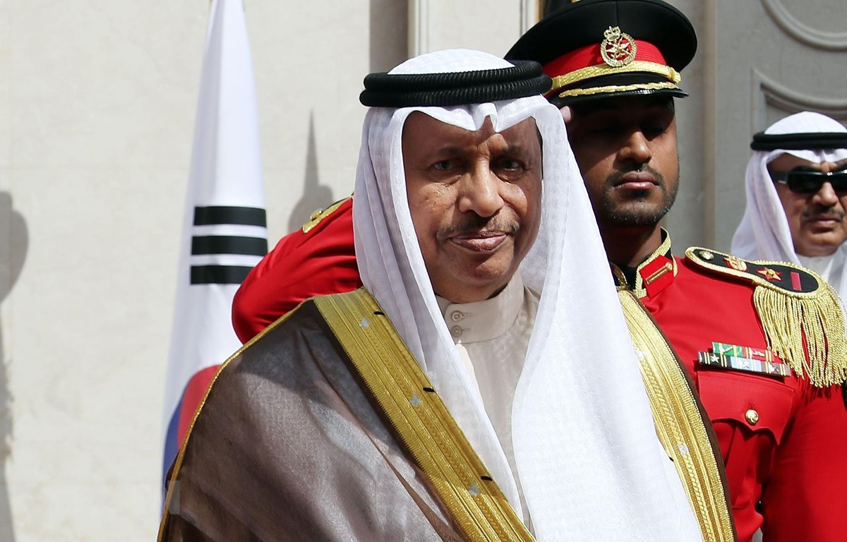 Thủ tướng Kuwait Al-Hamad Al-Sabah bất ngờ đệ đơn từ chức Thủ tướng Kuwait Sheikh Jaber Mubarack Al-Hamad Al-Sabah đã đệ đơn từ chức. Ảnh: Yonhap/TTXVN
