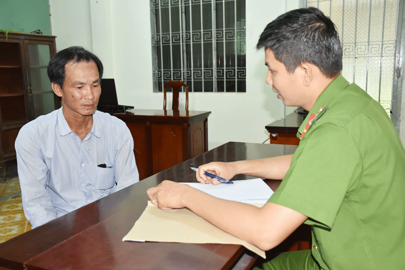 Đối tượng Lê Hồng Lợi tại cơ quan Công an