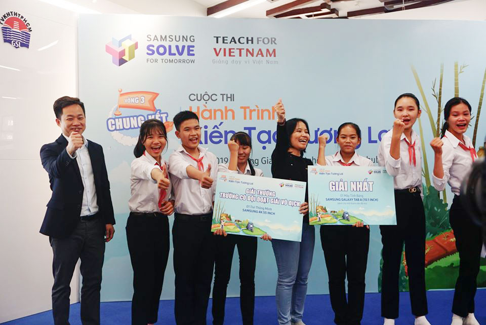 “Hành trình kiến tạo tương lai - Solve for Tomorrow năm 2019” Nhóm C3T3 đạt giải nhất.