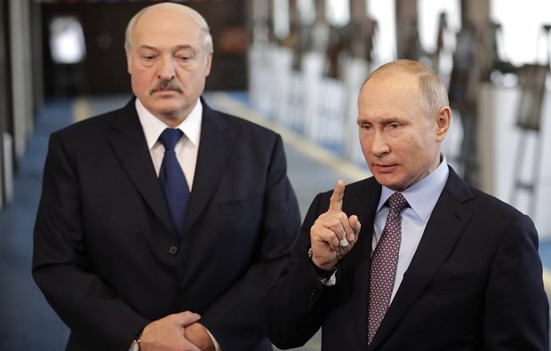 Tổng thống Nga Vladimir Putin (phải) và người đồng cấp Belarus Alexander Lukashenko. Nguồn: TASS