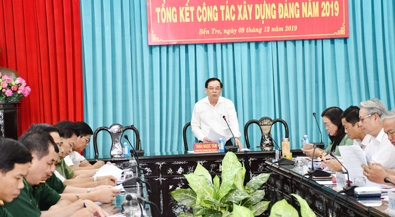 Phó bí thư Thường trực Tỉnh ủy Trần Ngọc Tam phát biểu