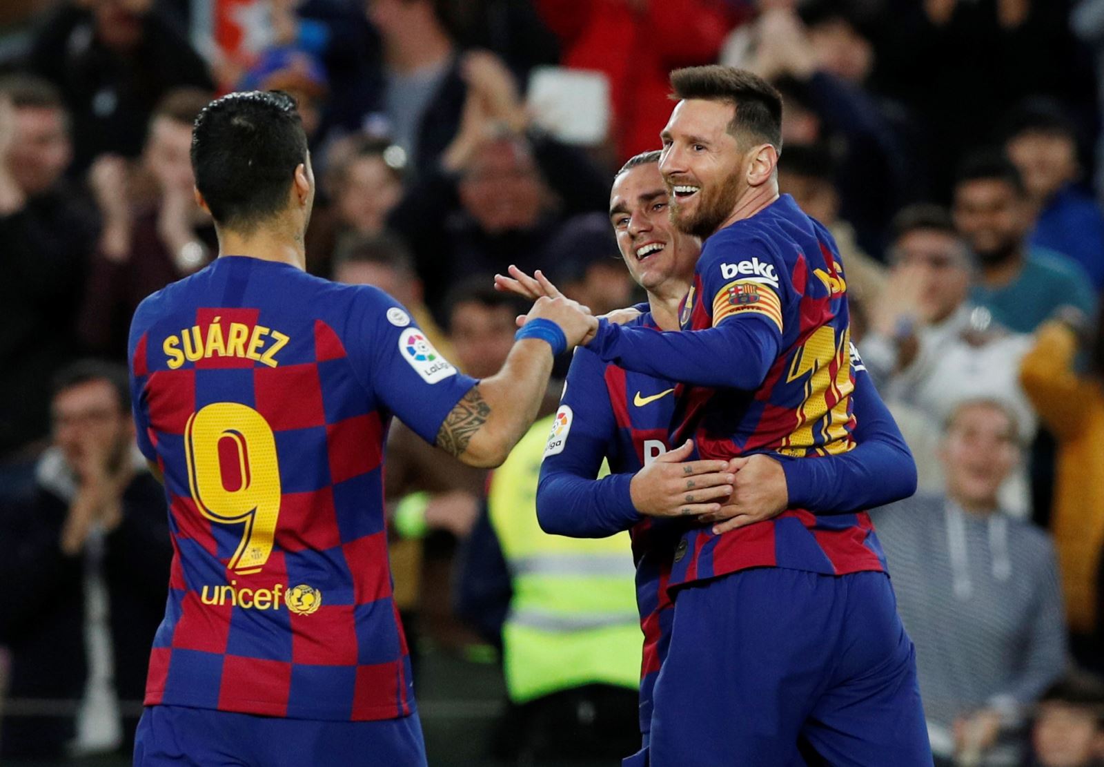 Bộ ba tấn công tỏa sang, Barca tìm lại cảm giác chiến thắng của mình.
