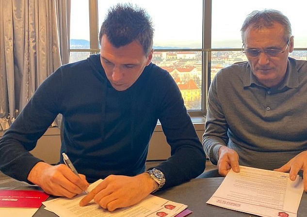 Tin bóng đá 25-12-2019: Ông chủ của Louis Vuitton muốn mua lại AC Milan Mandzukic tới Qatar thay vì MU