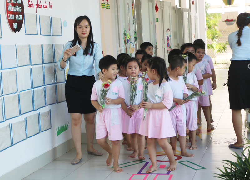 Đầu tư tài lực và nhân lực cho chiến lược phát triển dân số.  Ảnh: Phan Hân