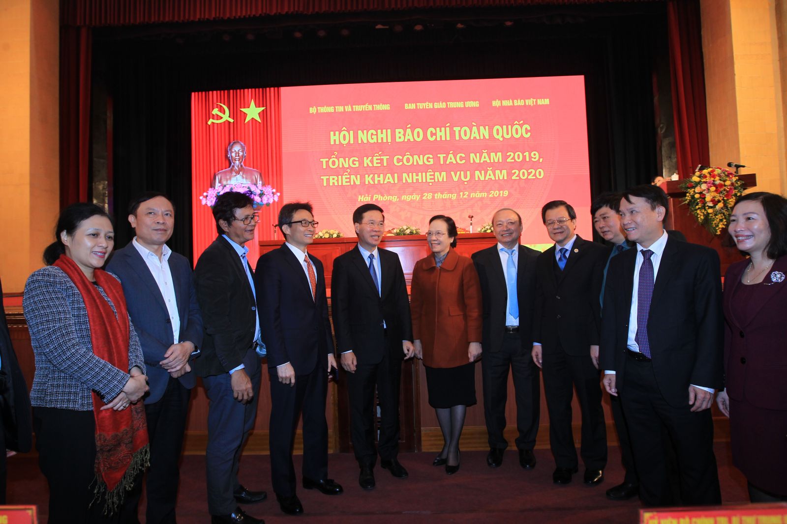 Tập trung cao điểm thực hiện quy hoạch báo chí Trưởng Ban Tuyên giáo Trung ương Võ Văn Thưởng, Phó Thủ tướng Vũ Đức Đam cùng các đại biểu dự hội nghị. Ảnh VGP/Đình Nam