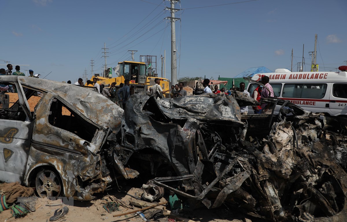 Hiện trường vụ đánh bom ở thủ đô Mogadishu, Somalia ngày 28-12-2019. (Ảnh: THX/TTXVN)