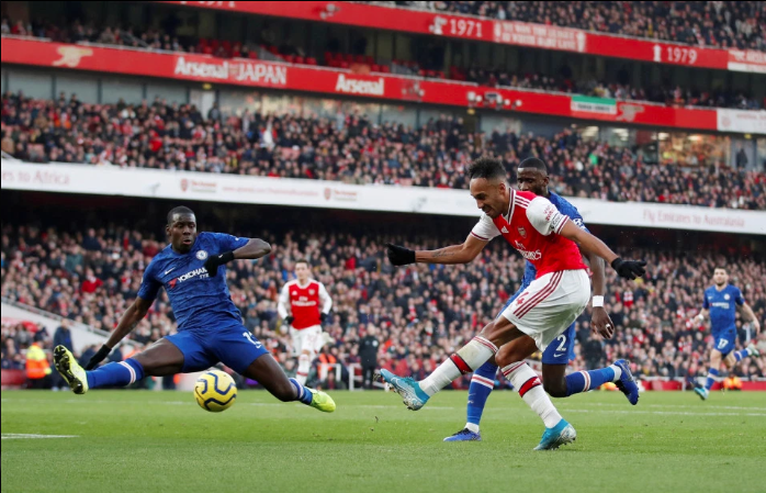 Aubameyang bác bỏ khả năng rời Arsenal