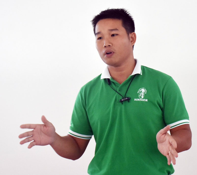 Anh Phạm Đình Ngãi chia sẻ kinh nghiệm, truyền cảm hứng cho   người khởi nghiệp trẻ tại tỉnh.  