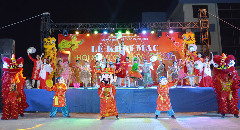 Khai mạc Hội xuân Canh Tý năm 2020 Chương trình biểu diễn văn nghệ, múa lân khai mạc Hội xuân Trung tâm Văn hóa tỉnh.