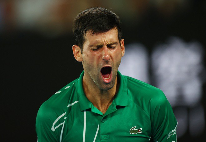 Djokovic dễ dàng đánh bại Federer để lần thứ 8 vào chung kết Australian Open.