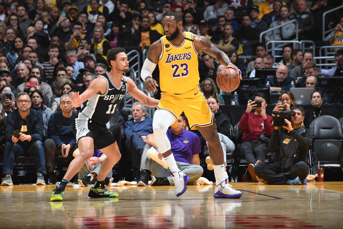 Kết quả NBA ngày 5-2-2020: LeBron James lại có thêm niềm vui