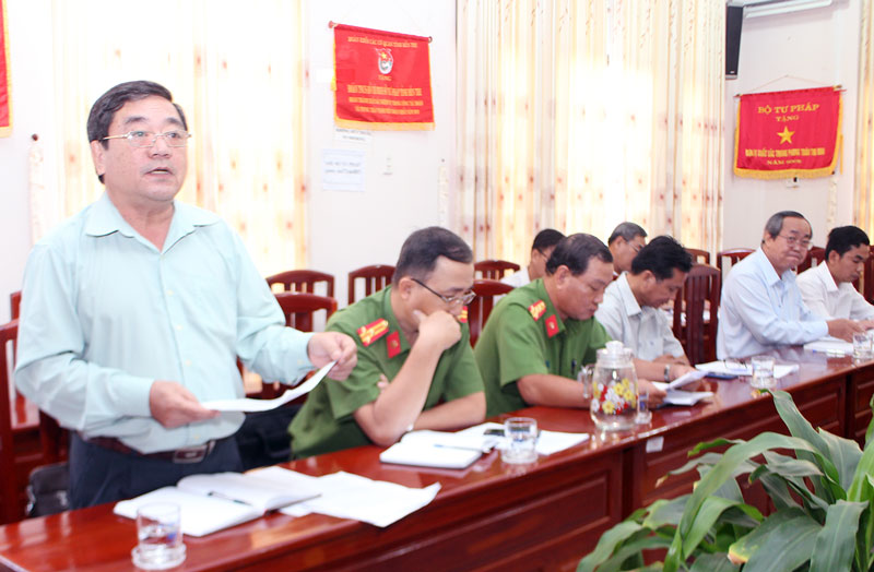 Đổi mới và nâng cao hiệu quả hoạt động giám định tư pháp Đại biểu thảo luận tại cuộc họp.