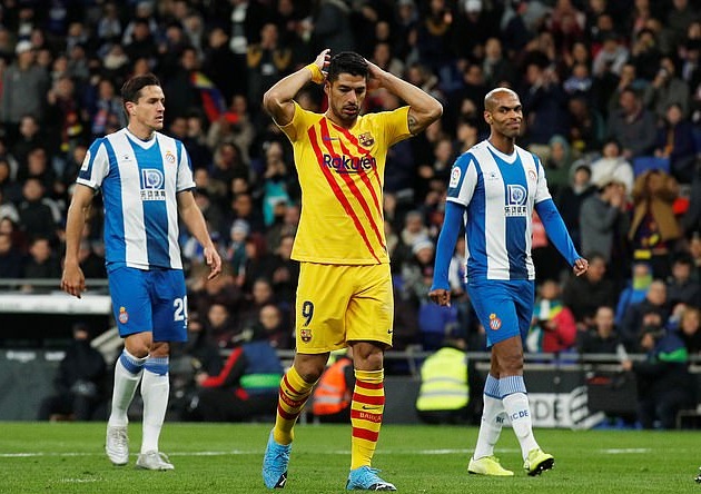 Chấn thương của Luis Suarez đang khiến Barca khủng hoảng trên hàng công