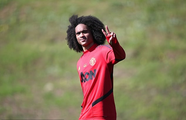 Tahith Chong sẽ hết hợp đồng với MU vào mùa hè