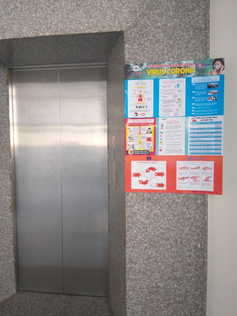 Công ty Điện lực Bến Tre với công tác phòng chống dịch viêm đường hô hấp cấp Covid-19 (nCoV) Tuyên truyền các biện pháp phòng ngừa dịch tại khu vực cửa thang máy