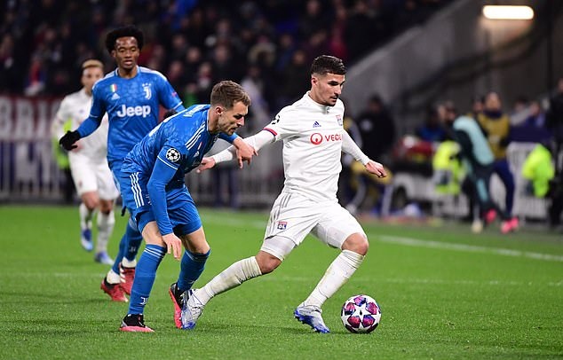 Houssem Aouar mới có màn trình diễn xuất sắc giúp Lyon thắng Juventus