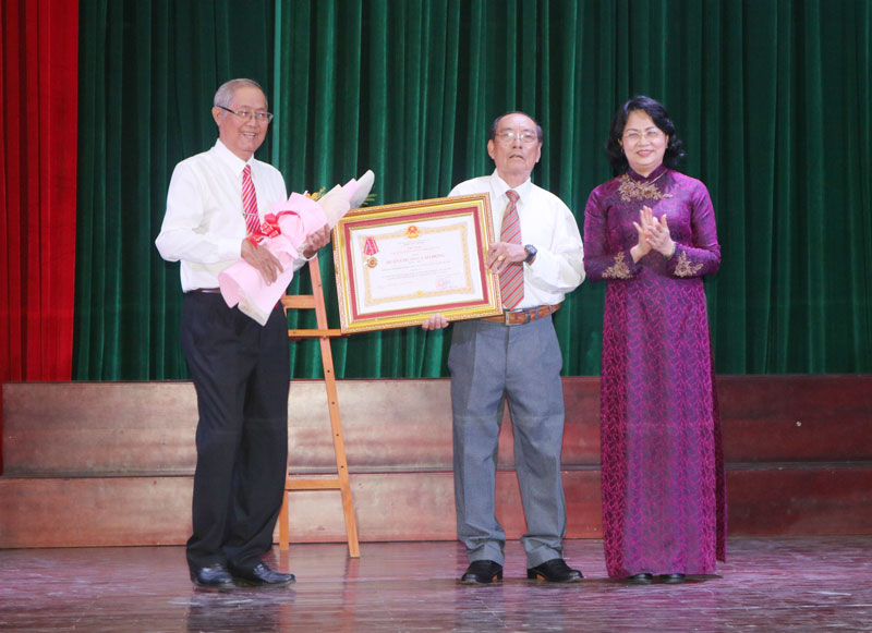 Hội đã vinh dự nhận Huân chương lao động hạng nhất do Phó Chủ tịch nước Đặng Thị Ngọc Thịnh trao tặng.