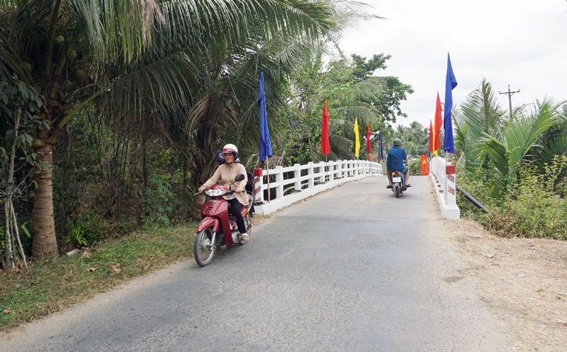 Đường nông thôn xã Tân Thanh Tây. Ảnh: Nguyễn Sơn