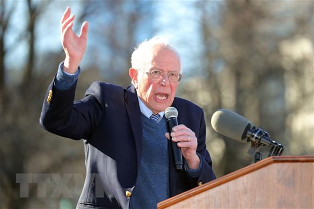 Thượng nghị sĩ bang Vermont Bernie Sanders phát biểu trong chiến dịch vận động tranh cử ở Chicago, Mỹ. Ảnh: THX/TTXVN