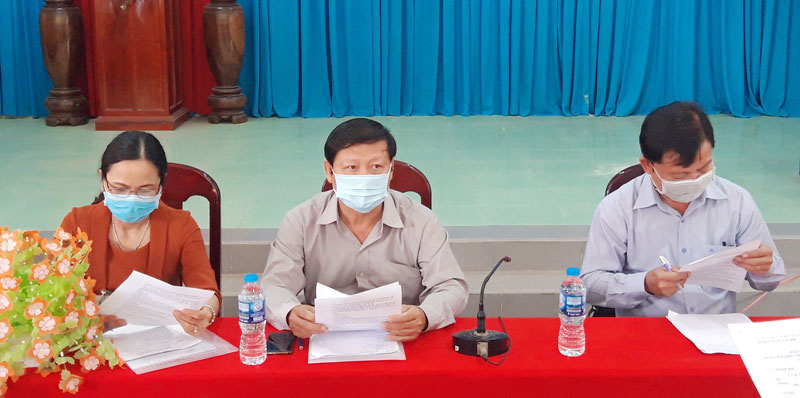 Đoàn công tác kiểm tra công tác đáp ứng với tình hình dịch bệnh tại xã Tân Hội