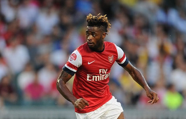 Alex Song khi còn khoác áo Arsenal