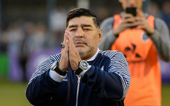 Maradona sẵn sàng giảm lương để hỗ trợ CLB