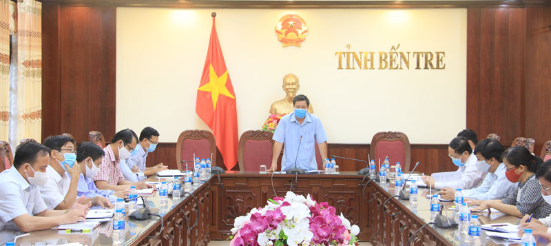Phó chủ tịch UBND tỉnh Nguyễn Hữu Lập phát biểu chỉ đạo.